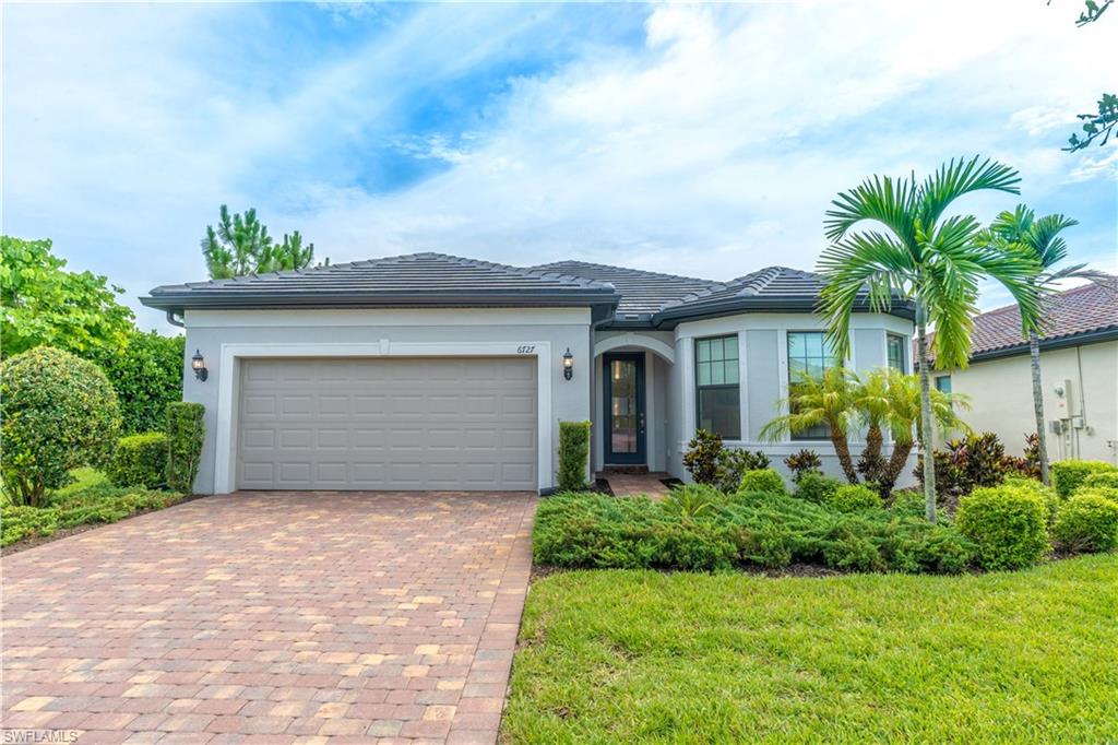 6727 Pennyroyal Dr, Naples, FL 34114