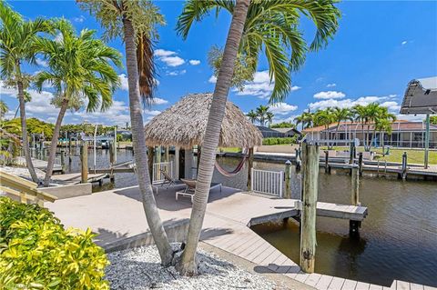 Single Family Residence in CAPE CORAL FL 5613 Del Rio CT.jpg