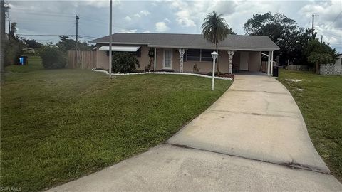 Single Family Residence in LEHIGH ACRES FL 312 Grovewood AVE.jpg