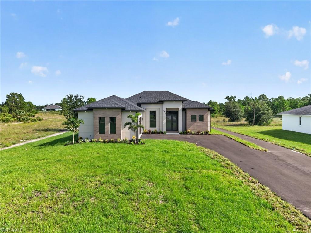 2613 43 Ave, Naples, FL 34120