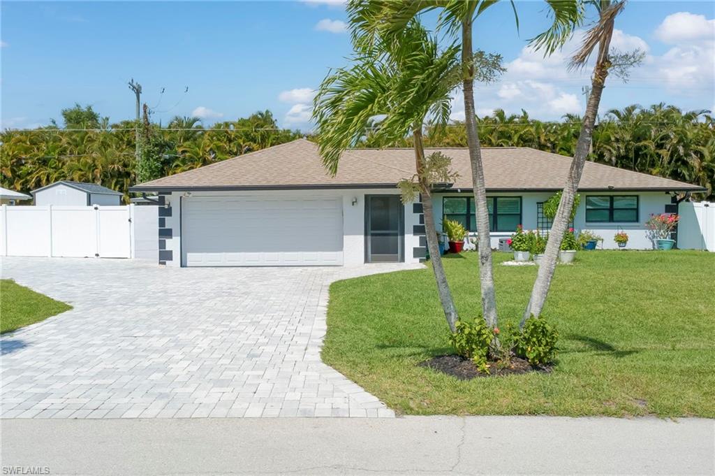 1089 Town And River Dr, Fort Myers, FL 33919