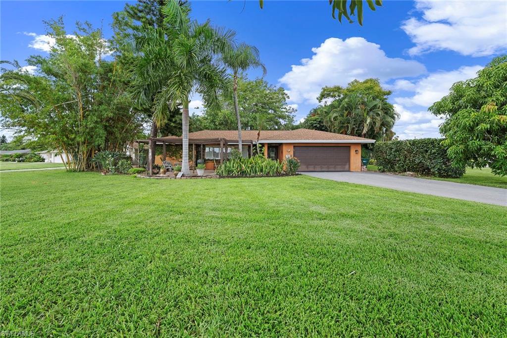 511 Eastwood Dr, Naples, FL 34110 photo