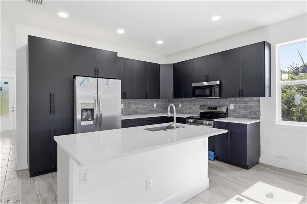 136 Lomas Rd, Rotonda West, FL 33947
