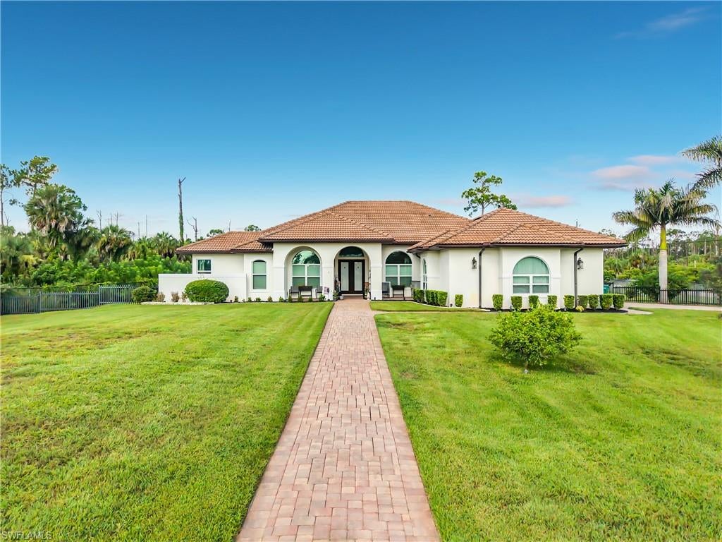 90 22 Ave, Naples, FL 34120