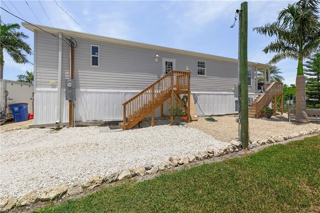 2452 York Rd, Saint James City, FL 33956