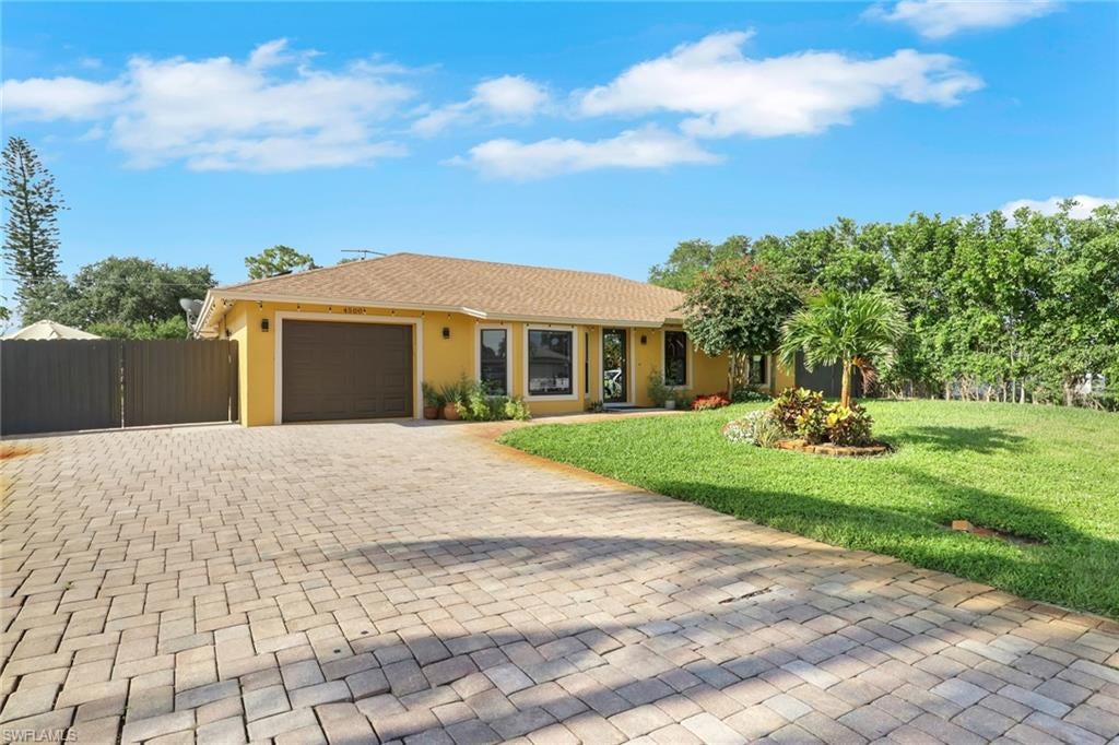 4500 28 Ave, Naples, FL 34116