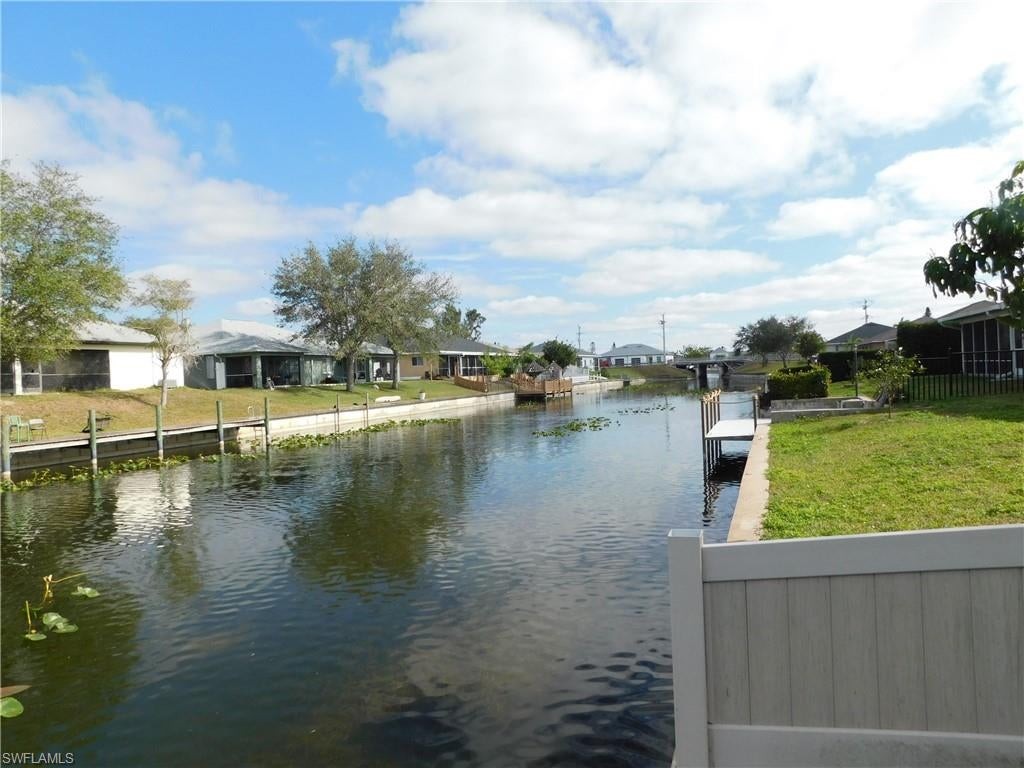 619 SE 7 St, Cape Coral, FL 33990 photo