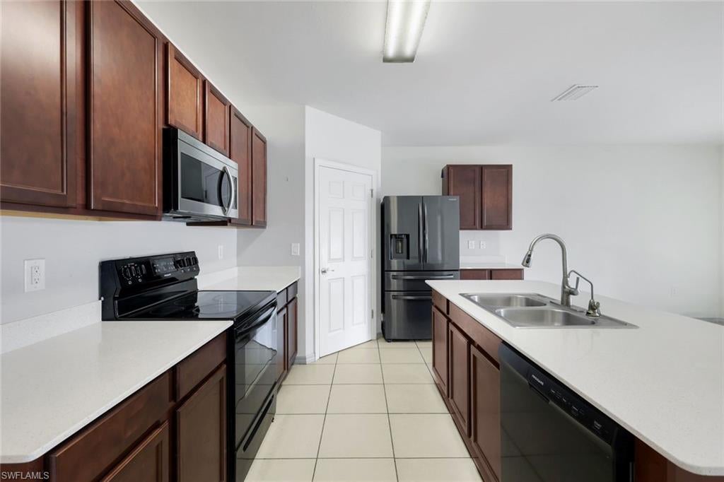 8117 Sandpiper Rd, Fort Myers, FL 33967 photo