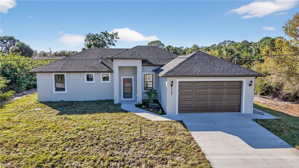3207 40 St, Lehigh Acres, FL 33971