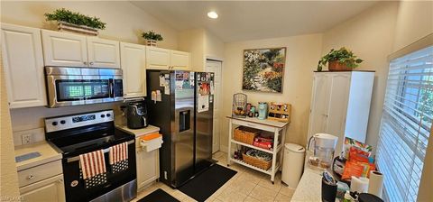 Single Family Residence in ALVA FL 2305 Summersweet DR 3.jpg