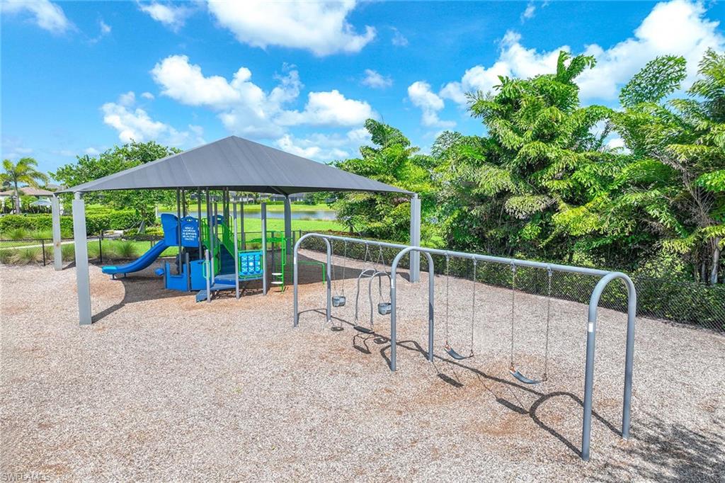 Single Family Residence in FORT MYERS FL 9114 Bexley DR 41.jpg