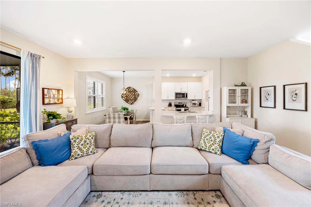 Single Family Residence in FORT MYERS FL 9114 Bexley DR 8.jpg