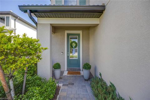 Single Family Residence in FORT MYERS FL 9114 Bexley DR 2.jpg