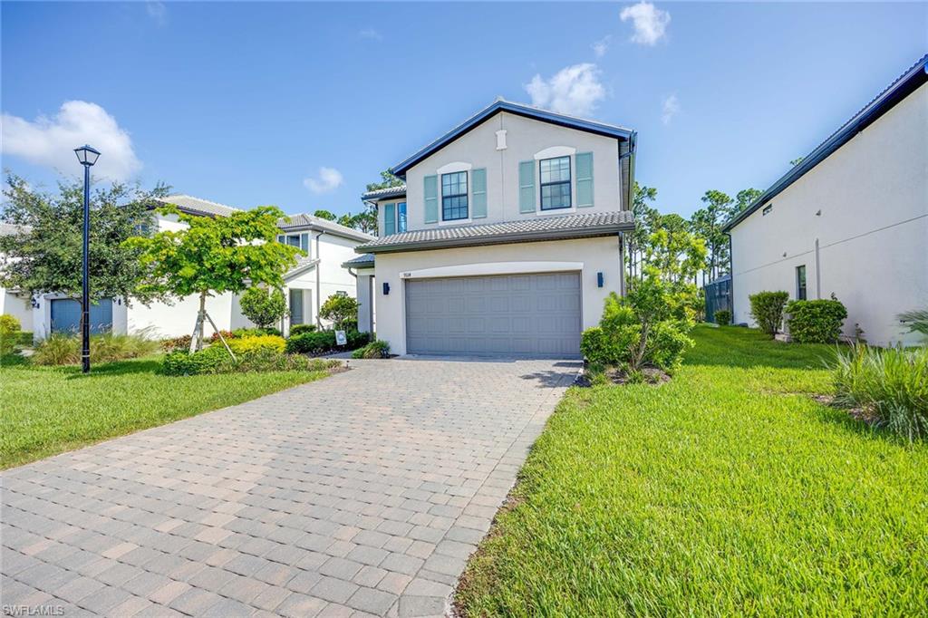 Single Family Residence in FORT MYERS FL 9114 Bexley DR 1.jpg