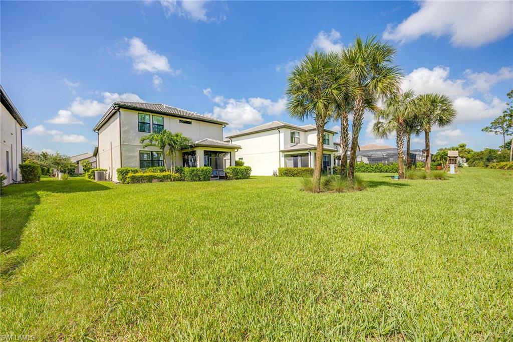 Single Family Residence in FORT MYERS FL 9114 Bexley DR 26.jpg