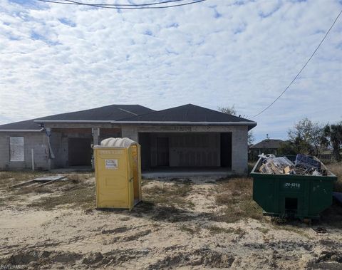 Single Family Residence in CAPE CORAL FL 1816 NE 13th PL.jpg