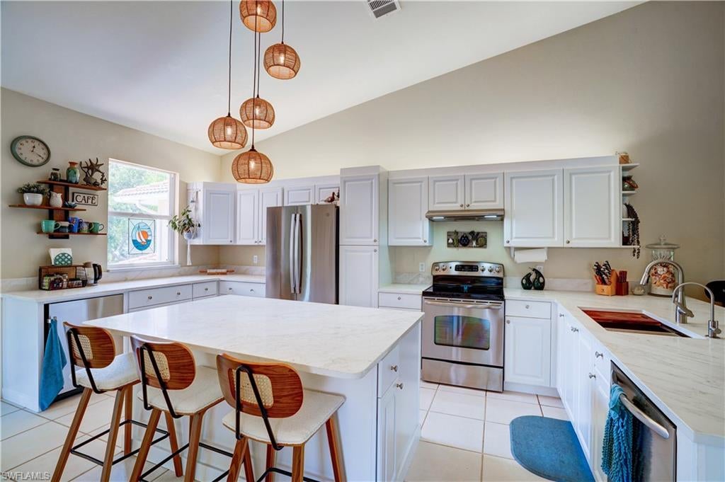 509 Robin Hood Cir #202, Naples, FL 34104 photo