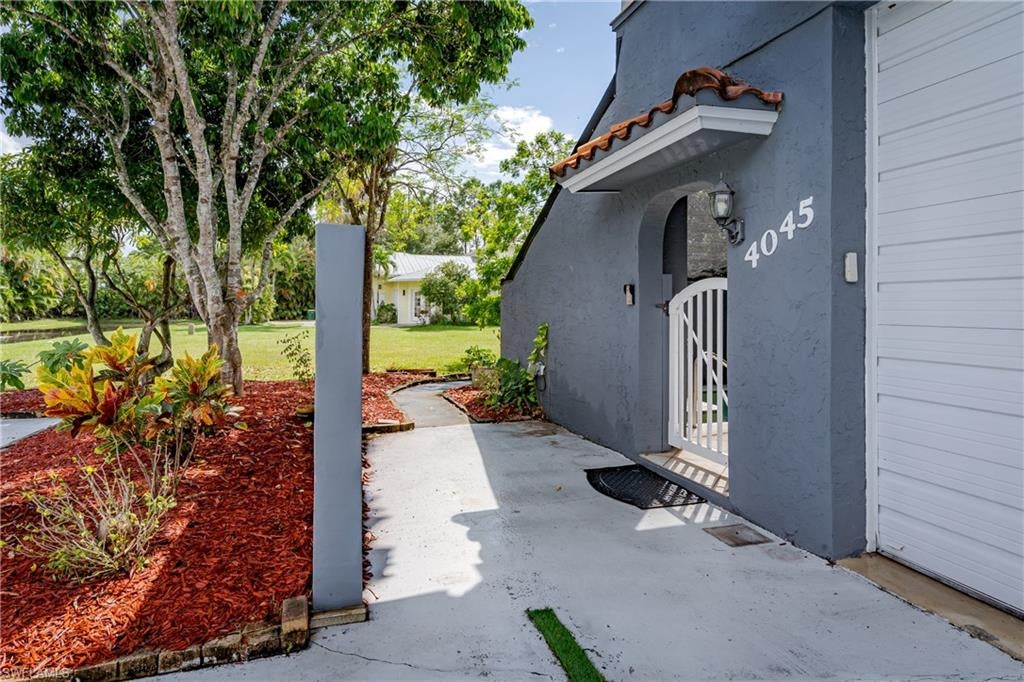 4045 Skyway Dr, Naples, FL 34112 photo