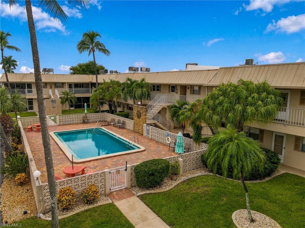 909 46 Ln, Cape Coral, FL 33904