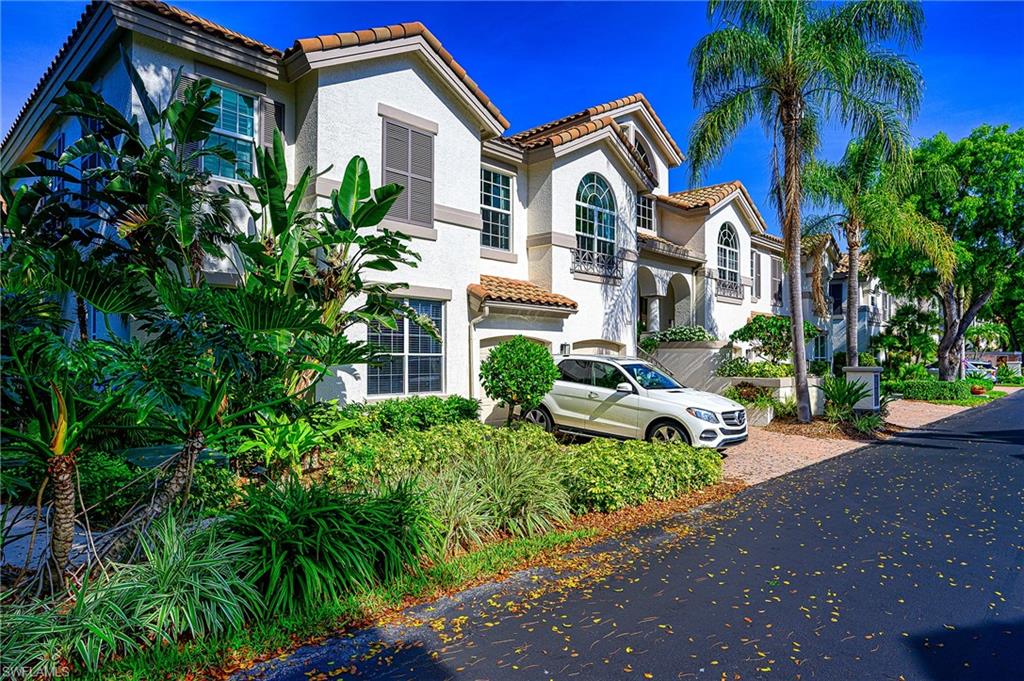 133 Colonade Cir, Naples, FL 34103