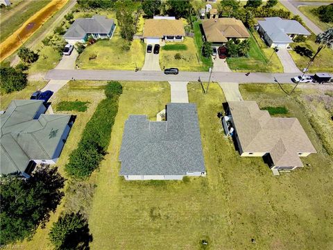 Single Family Residence in LEHIGH ACRES FL 4605 Connie AVE.jpg
