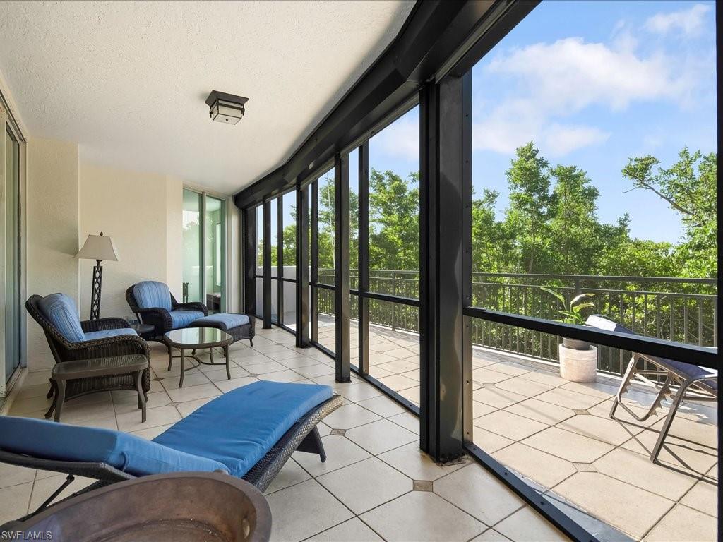 425 Cove Tower Drive 304, Naples, FL 34110 photo