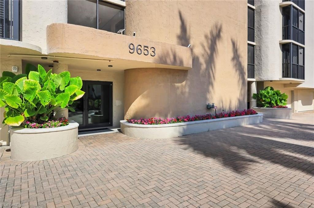 9653 Gulf Shore Dr #303, Naples, FL 34108 photo