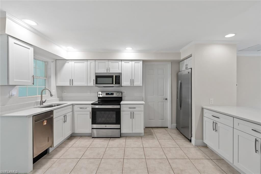 2437 Sunset Ave, Naples, FL 34112 photo