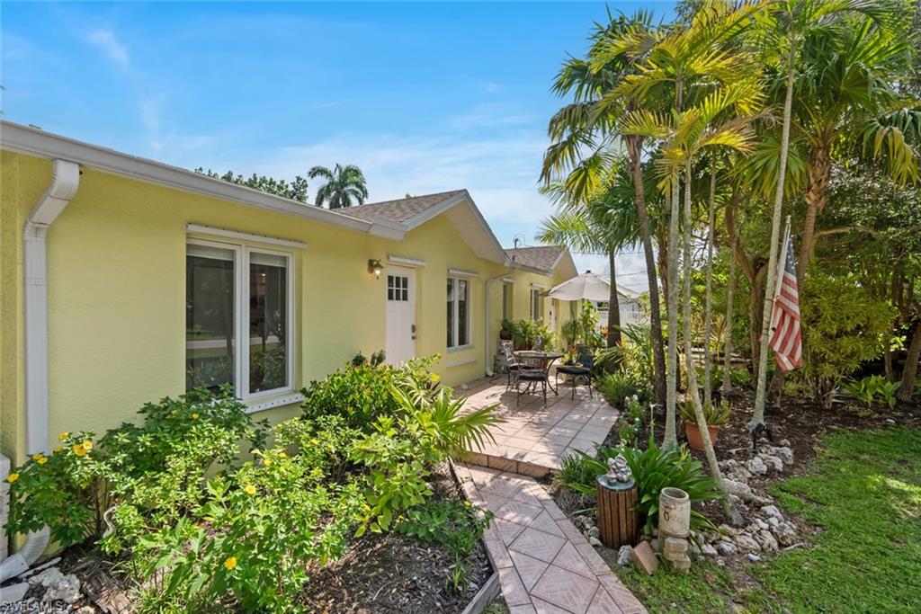 2437 Sunset Ave, Naples, FL 34112 photo
