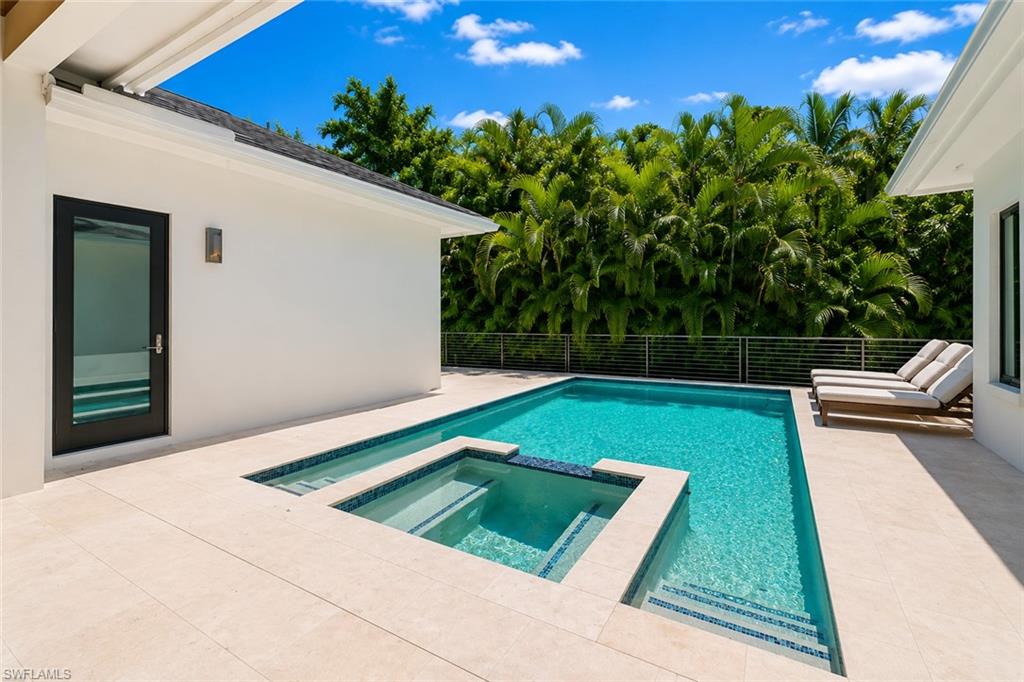 1364 Cypress Woods Dr, Naples, FL 34103 photo