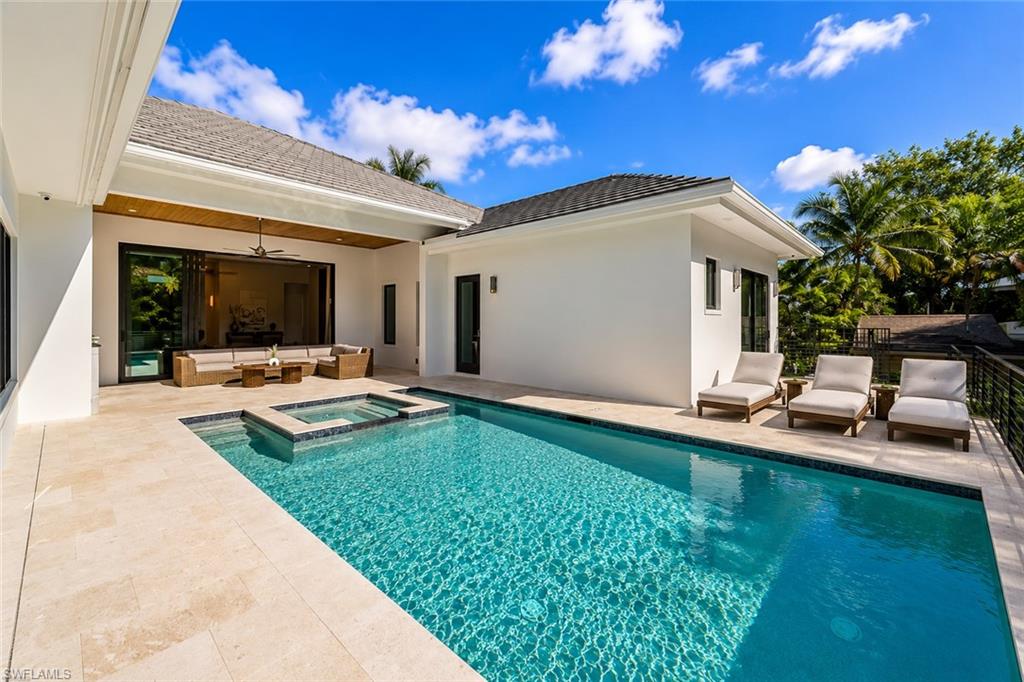 1364 Cypress Woods Dr, Naples, FL 34103 photo