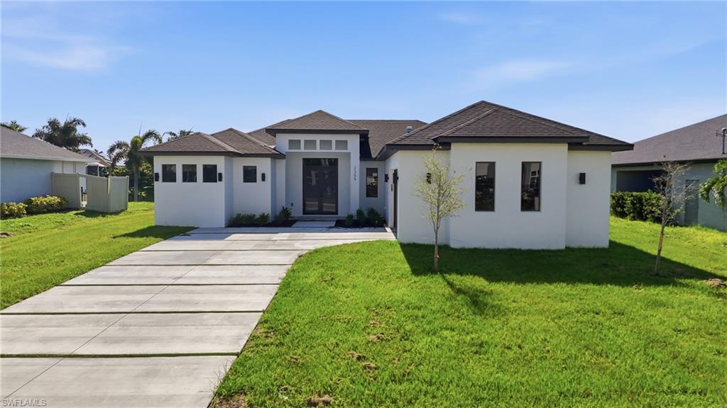 2305 15 Pl, Cape Coral, FL 33991