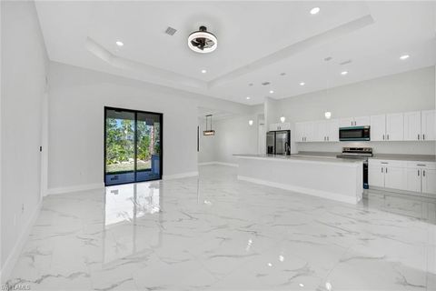 Single Family Residence in LEHIGH ACRES FL 3159 Sunshine BLVD.jpg