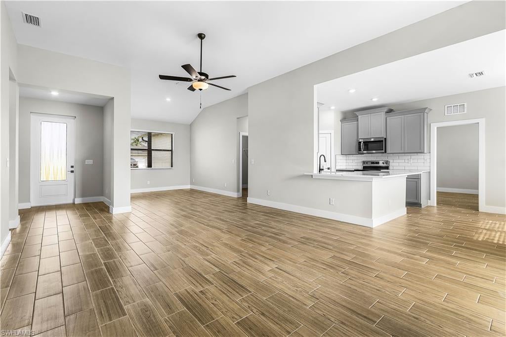 825 SW 9 Ct, Cape Coral, FL 33991 photo