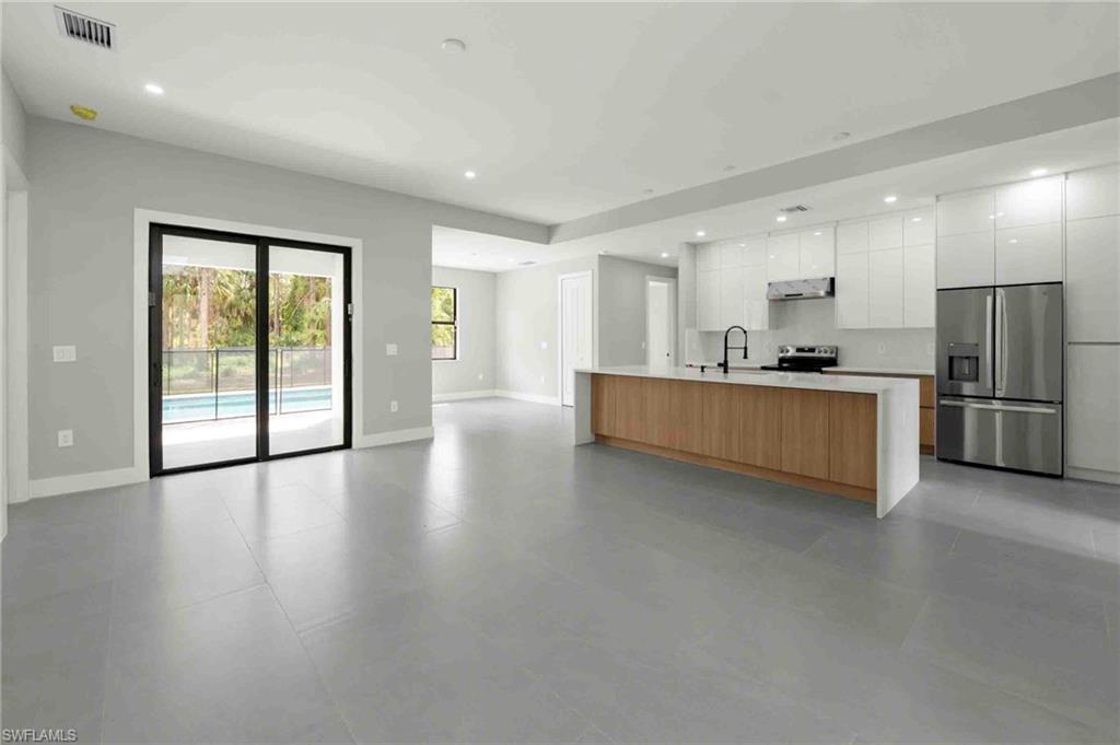2610 4 St, Naples, FL 34120 photo