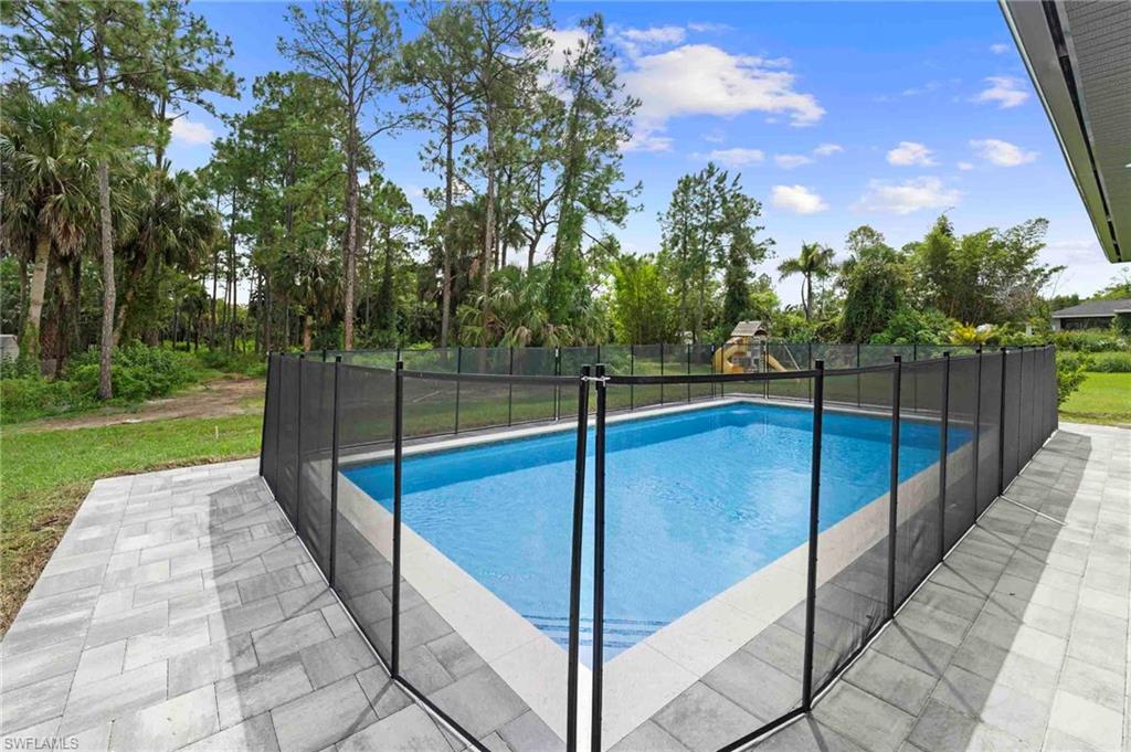 2610 4 St, Naples, FL 34120 photo