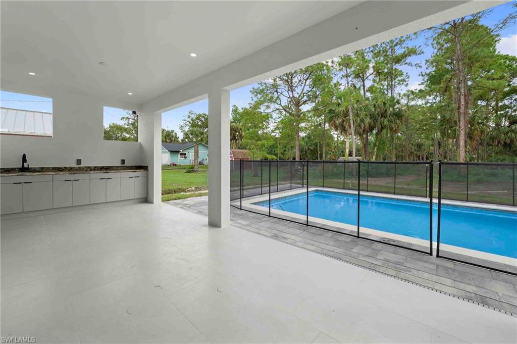2610 4 St, Naples, FL 34120 photo