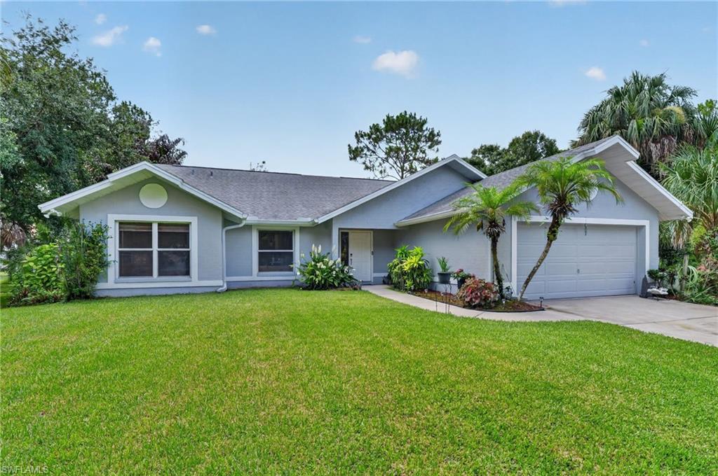 2581 4 Ave, Naples, FL 34120