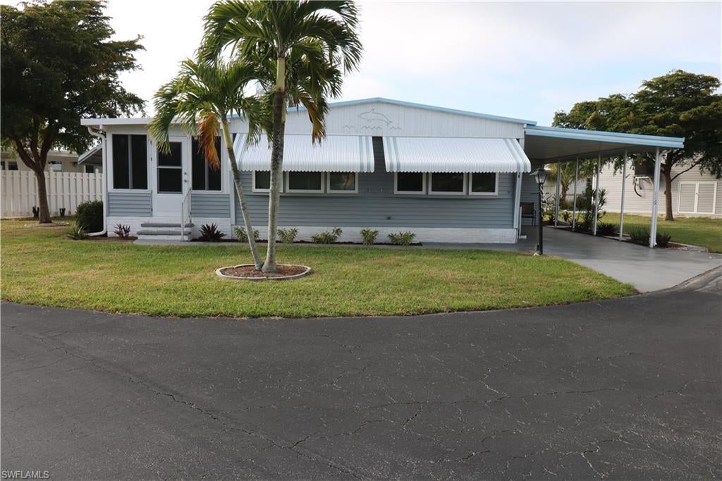116 Coachlight Dr, Fort Myers, FL 33908 photo