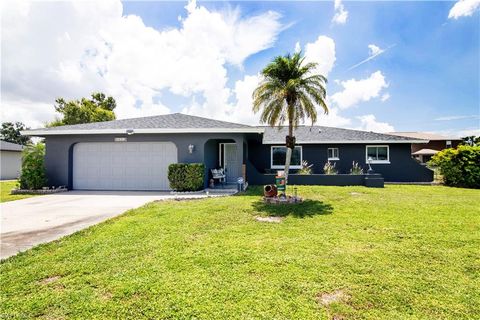 Single Family Residence in FORT MYERS FL 8012 San Carlos BLVD.jpg