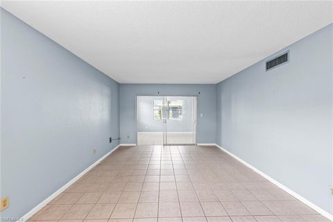 Single Family Residence in LEHIGH ACRES FL 2205 Croton CT 9.jpg