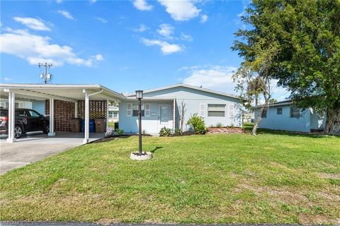 Single Family Residence in LEHIGH ACRES FL 2205 Croton CT 23.jpg