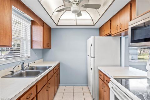 Single Family Residence in LEHIGH ACRES FL 2205 Croton CT 3.jpg