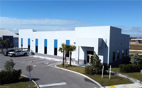 Warehouse in FORT MYERS FL 16320 Innovation LN #2.jpg