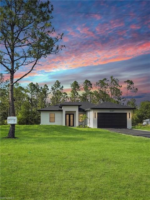 Single Family Residence in NAPLES FL 3247 72nd AVE.jpg