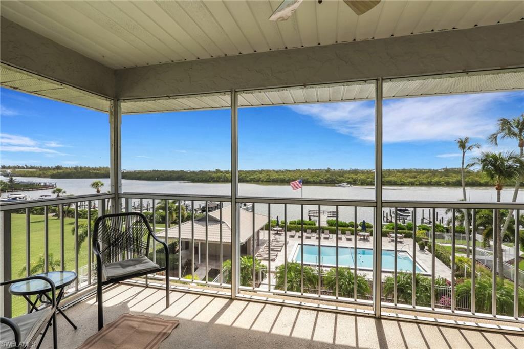 307 Goodlette Frank Rd, Naples, FL 34102