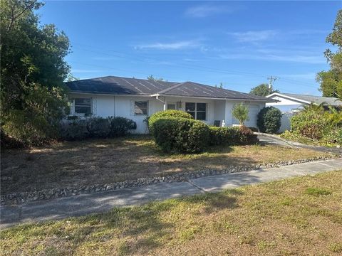 Single Family Residence in NORTH FORT MYERS FL 941 Jasmine ST.jpg