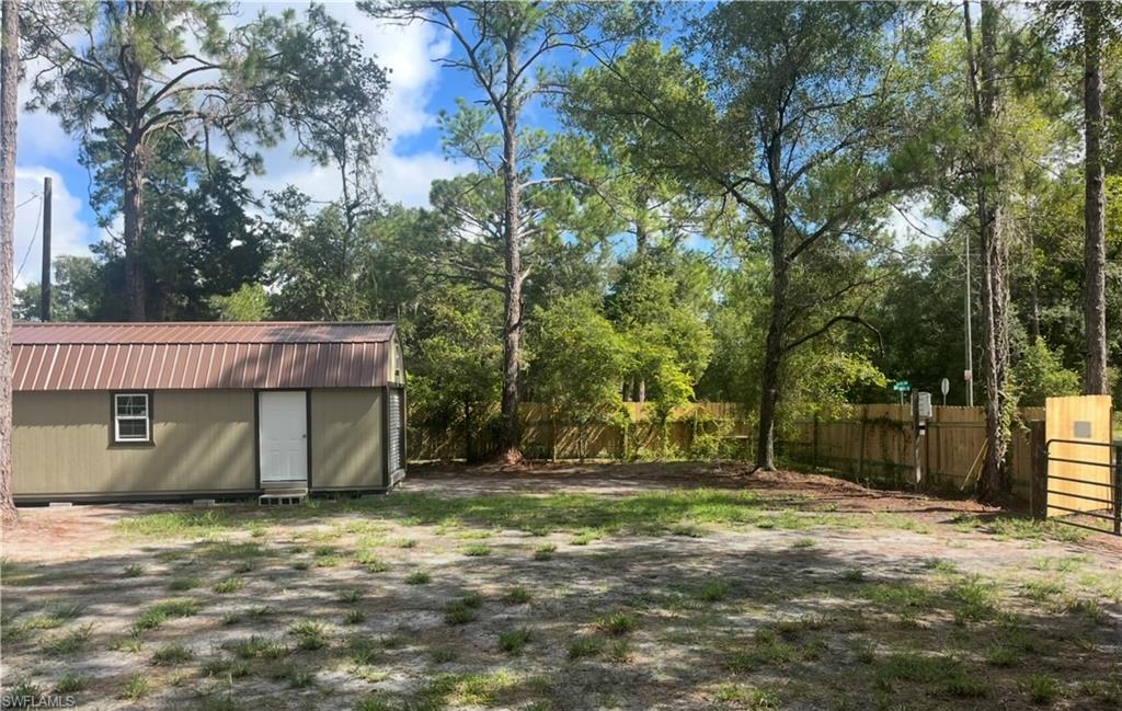 9113 Garetta Ave, Webster, FL 33597