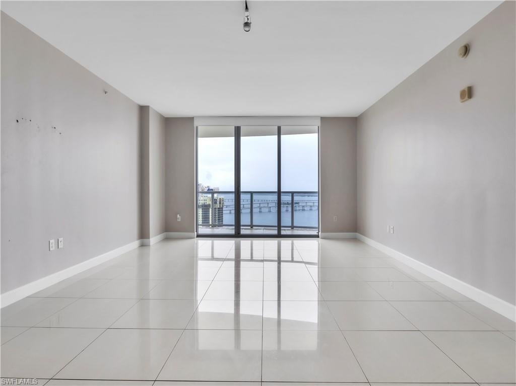 3000 Oasis Grand Blvd, Fort Myers, FL 33916