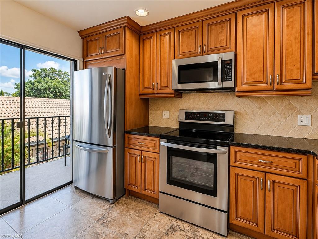 3370 10 St #1308, Naples, FL 34103 photo